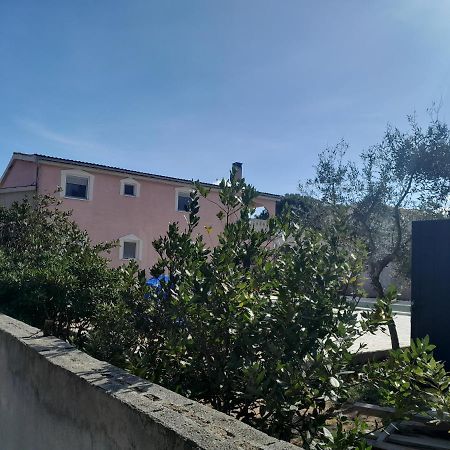 Caliente Apartments Vir A Bagian luar foto