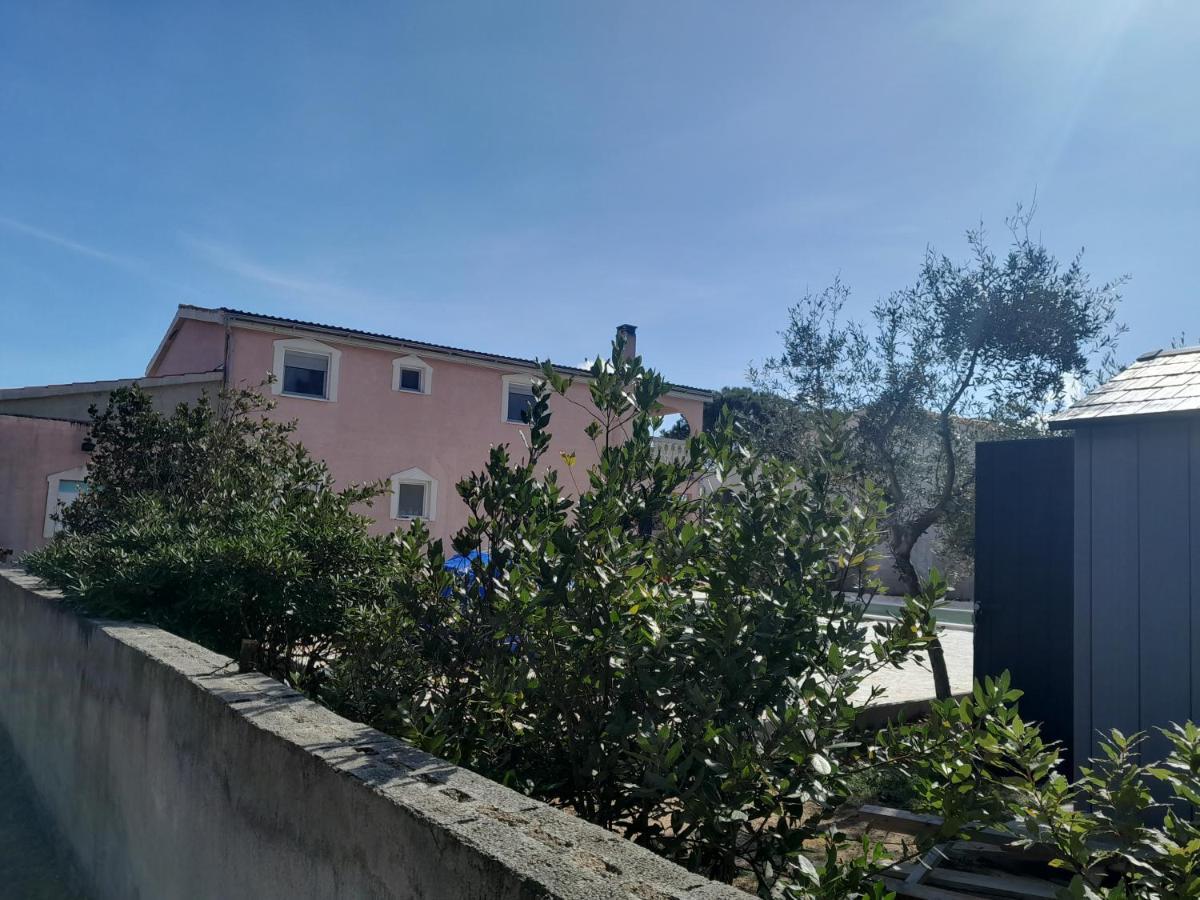 Caliente Apartments Vir A Bagian luar foto