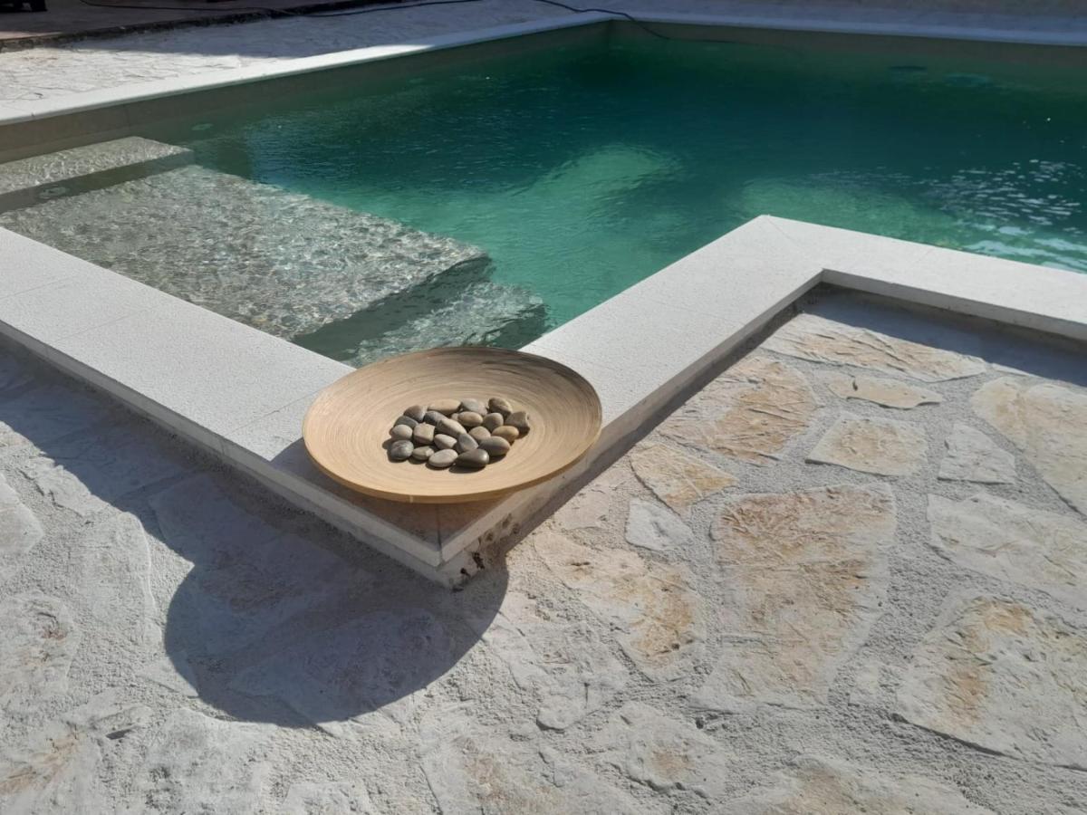 Caliente Apartments Vir A Bagian luar foto