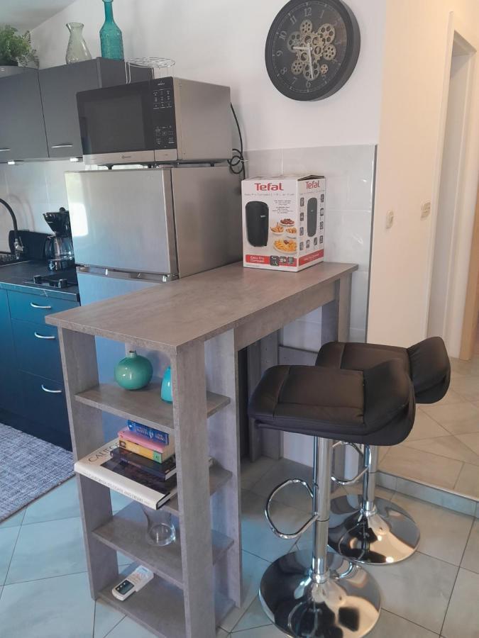 Caliente Apartments Vir A Bagian luar foto
